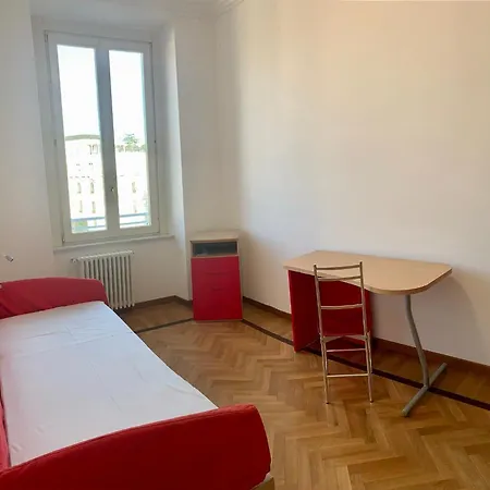 Crispi 2enty At Spanish Steps *